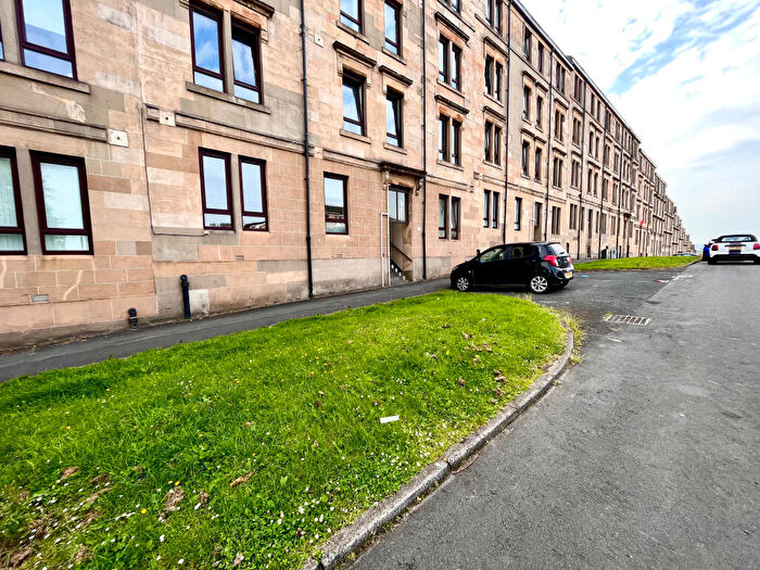 2 Bedroom Flat To Rent In Cardross Street, Glasgow, G31