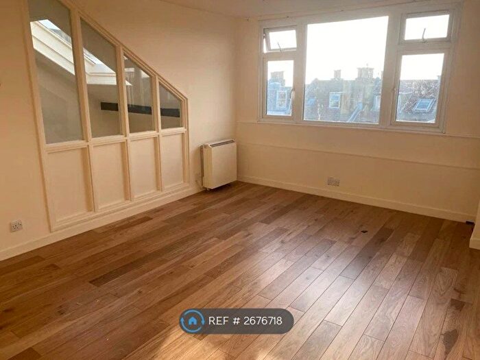 1 Bedroom Flat To Rent In St. Michaels Place, Brighton, BN1