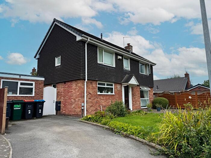 3 Bedroom Detached House For Sale In Sutton Close, Mickle Trafford, CH2