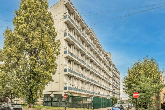 2 Bedroom Flat To Rent In Bradstock Road, Victoria Park, E9