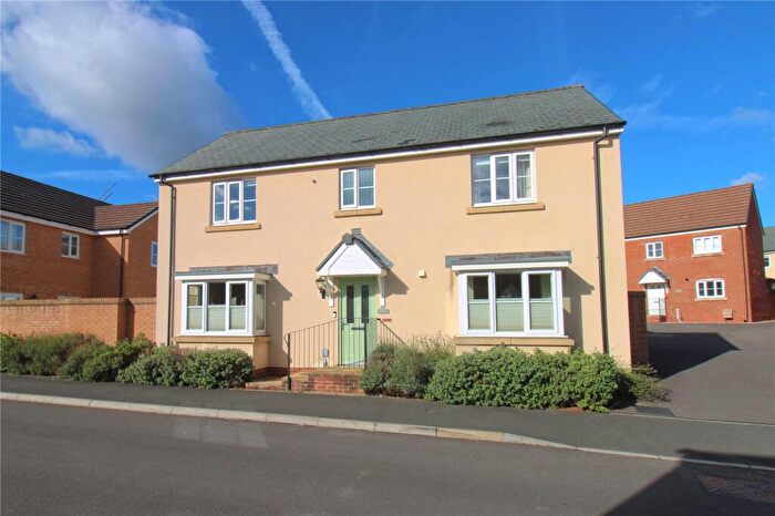 4 Bedroom Detached House For Sale In Toucan Street, Trowbridge, BA14