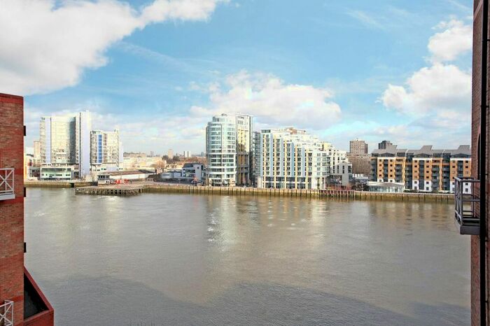 2 Bedroom Flat To Rent In William Morris Way, Fulham, SW6