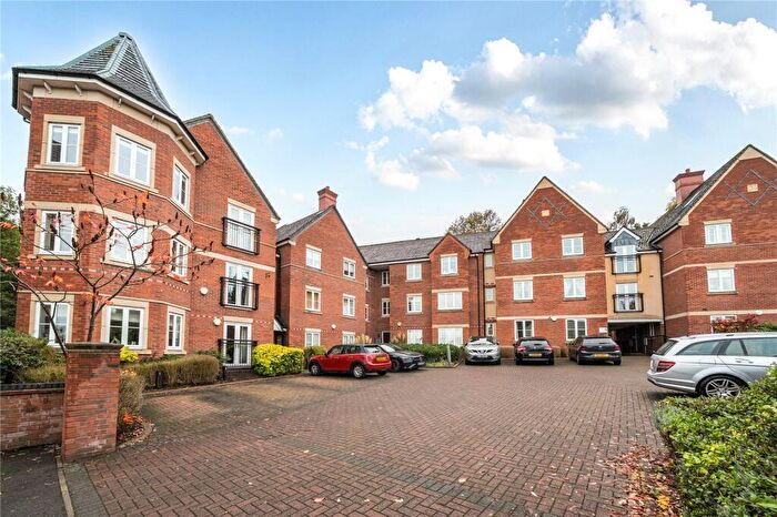2 Bedroom Apartment For Sale In Fennyland Lane, Kenilworth, Warwickshire, CV8