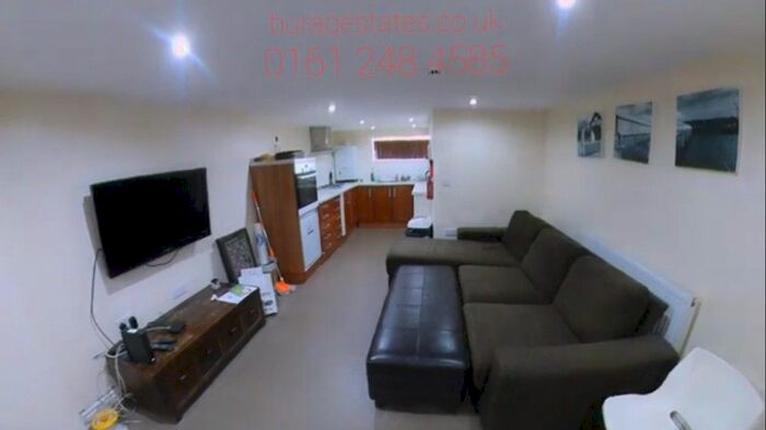 3 Bedroom Flat To Rent In Mauldeth Road, Withington, Manchester, M20