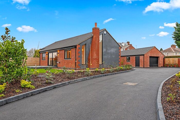 3 Bedroom Detached Bungalow For Sale In Hillside Drive, Walton, Chesterfield, S40