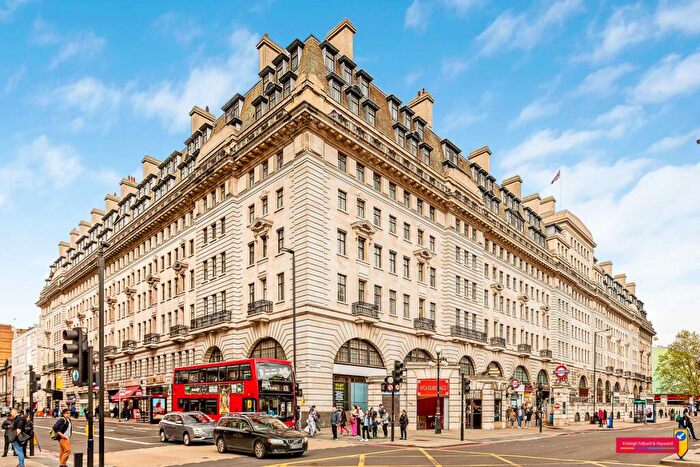 2 Bedroom Flat To Rent In Baker Street London, NW1