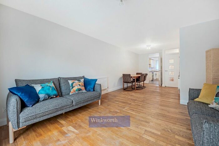 4 Bedroom Property To Rent In Canterbury Place, London, SE17