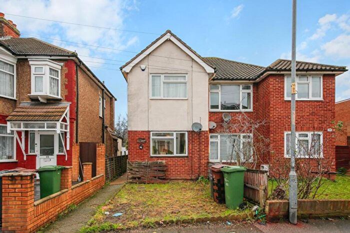 2 Bedroom Maisonette For Sale In Mill Lane, Chadwell Heath, RM6