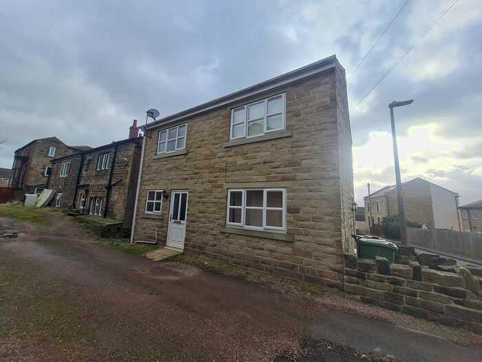 2 Bedroom Semi-Detached House To Rent In Occupation Lane, Dewsbury, WF13