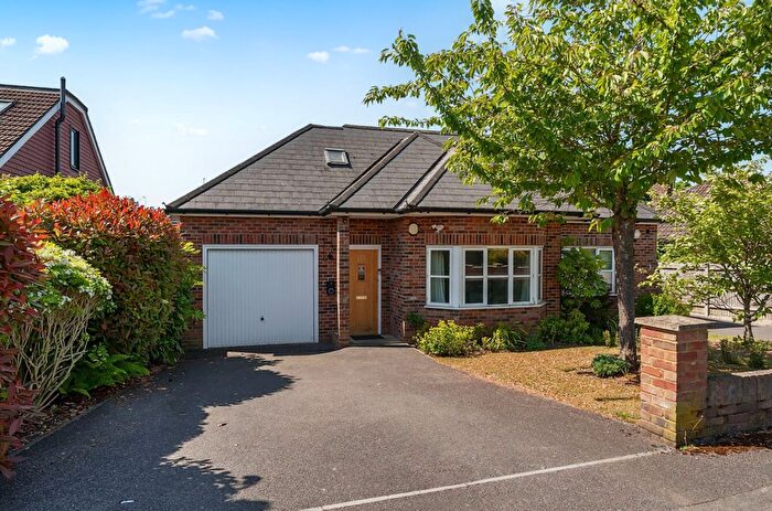 3 Bedroom Semi-Detached House For Sale In Sycamore Drive, Twyford, RG10