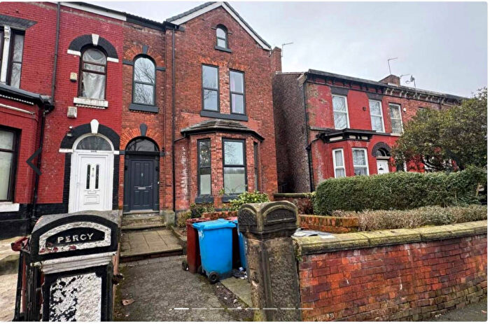 10 Bedroom Terraced House To Rent In Moss Lane East, Manchester, M14