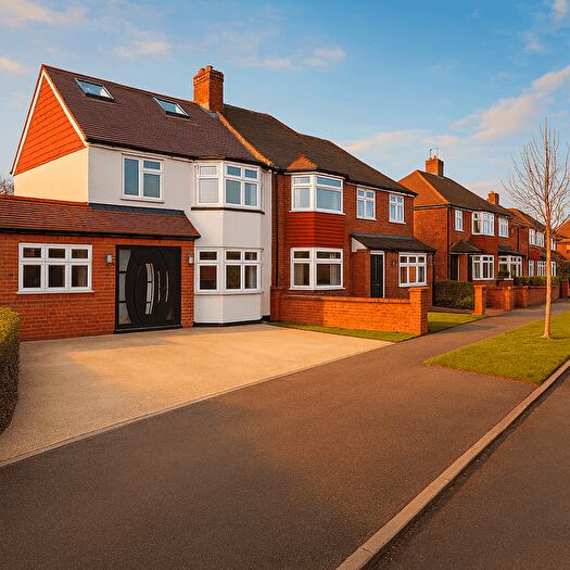 6 Bedroom Semi Detached House To Rent In The Greenway, KT18