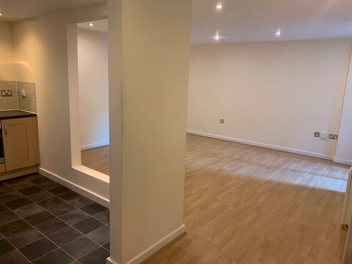 1 Bedroom Apartment To Rent In Kinvara Heights, Cheapside, B12