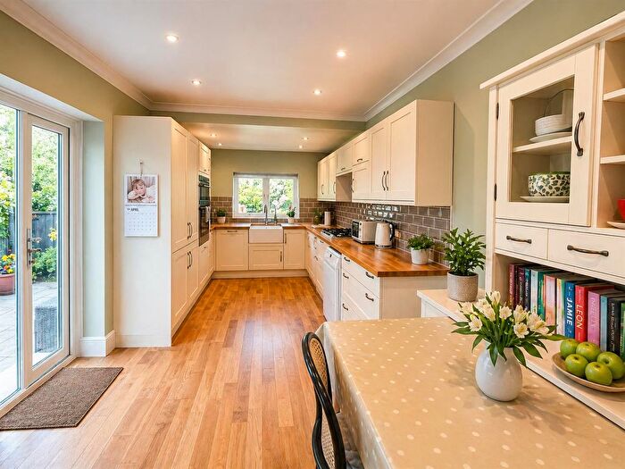 3 Bedroom Property For Sale In Sandy Lane North, Wallington, SM6