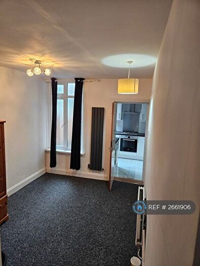 2 Bedroom Maisonette To Rent In Sangley Road, London, SE25