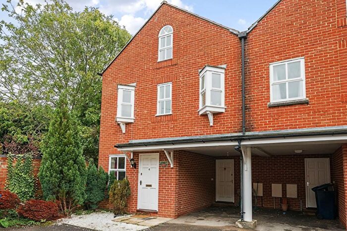 3 Bedroom End Of Terrace House To Rent In Woodman Villas, New High Street, OX3