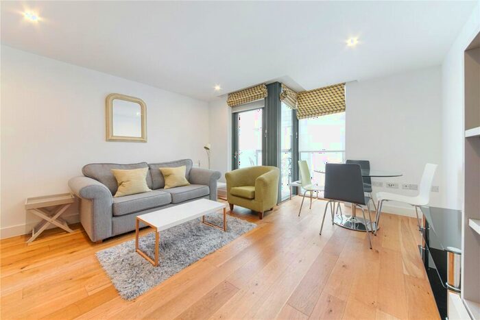 1 Bedroom Flat To Rent In Packington Street, Islington, N1