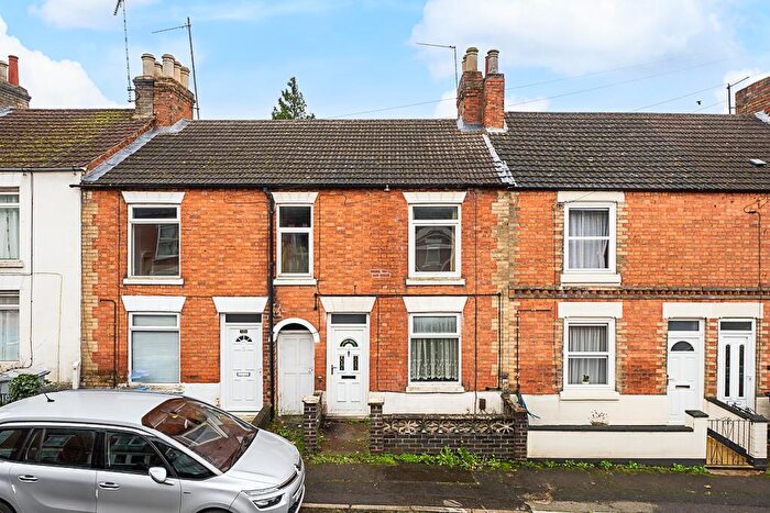 3 Bedroom Terraced House For Sale In Buccleuch Street, Kettering, NN16