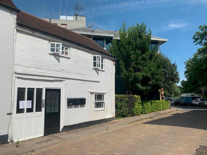 1 Bedroom Flat To Rent In Newbury, Berkshire, RG14