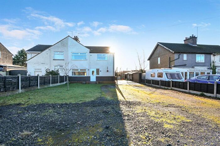 3 Bedroom Semi Detached House For Sale In High Santon Villas, High Santon, Scunthorpe, DN15