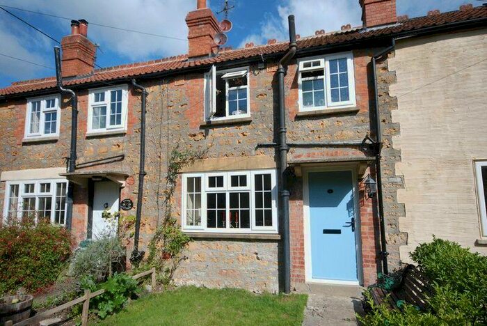 2 Bedroom Cottage To Rent In Middle Street, Galhampton, BA22