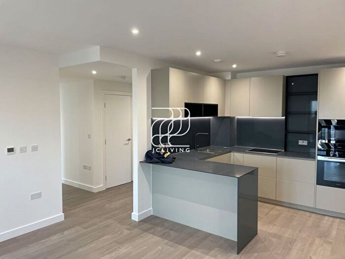 2 Bedroom Flat To Rent In Anax Street, London, N4