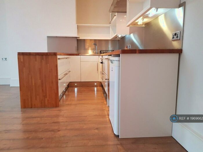 2 Bedroom Flat To Rent In Burrage Road, London, SE18
