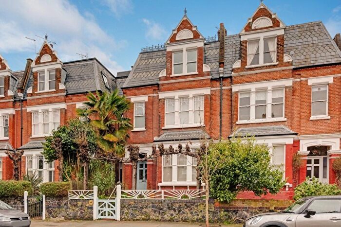 5 Bedroom Property To Rent In Whitehall Park, Whitehall Park, N19