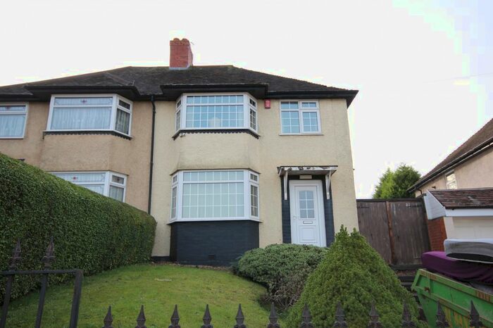 3 Bedroom Semi-Detached House To Rent In William Road, Smethwick, B67