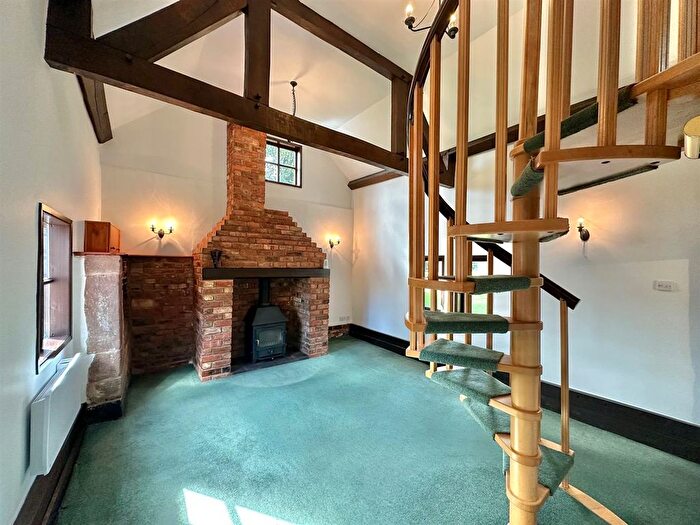 2 Bedroom Cottage For Sale In Nantwich Road, Wrenbury, Cheshire, CW5