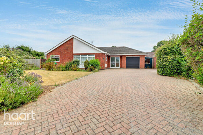 4 Bedroom Detached Bungalow For Sale In Margaret Close, Toftwood, NR19