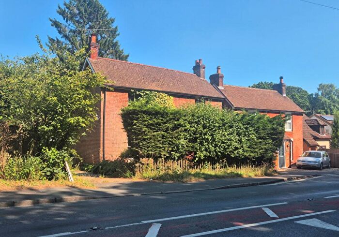 2 Bedroom Detached House For Sale In West View, Winchester Road, Shedfield, Southampton, Hampshire, SO32