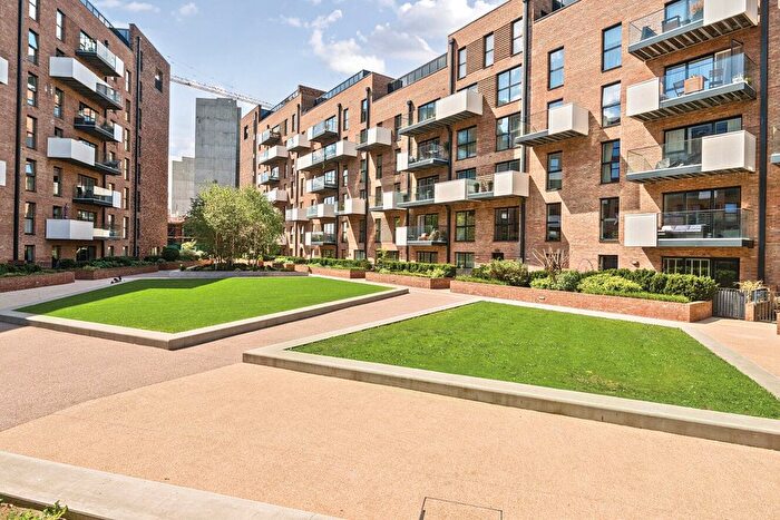 2 Bedroom Flat For Sale In Purbeck Gardens, Sydenham, London, SE26