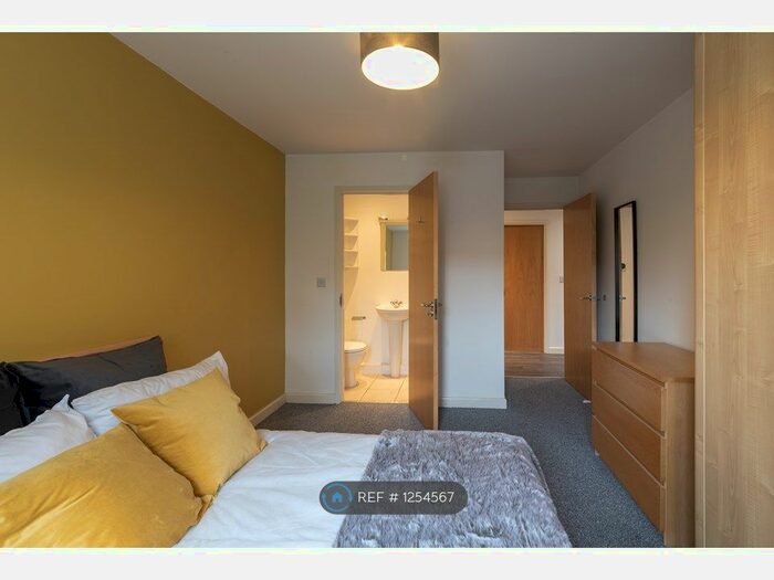 4 Bedroom Flat To Rent In Edward Court, Nottingham NG2