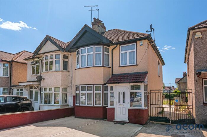 3 Bedroom Semi Detached House For Sale In Stag Lane, Kingsbury, London, NW9