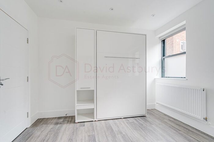 Studio To Rent In Caledonian Road, Islington, London, N1