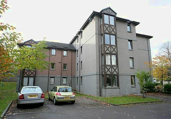 2 Bedroom Flat To Rent In Whinhill Gate, Aberdeen, AB11