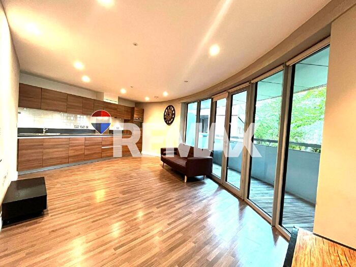 1 Bedroom Flat To Rent In Barking Road, London, E16