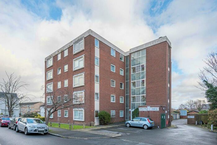 2 Bedroom Flat To Rent In Maple Road, Penge, London, SE20