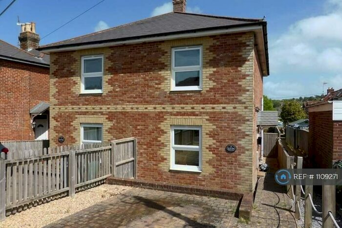 2 Bedroom Semi-Detached House To Rent In Myrtle Dene, Wootton Bridge, PO33