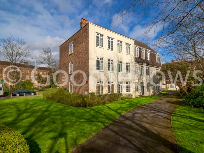 2 Bedroom Flat To Rent In High Street, Cheam, Sutton, SM3