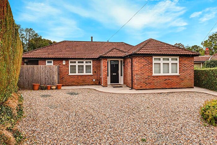 3 Bedroom Bungalow For Sale In Parsonage Close, Warlingham, Surrey, CR6
