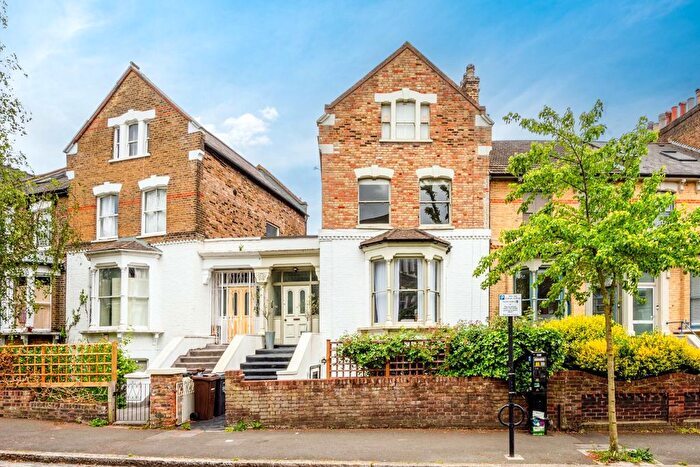 2 Bedroom Flat For Sale In St. Mark's Rise, E8