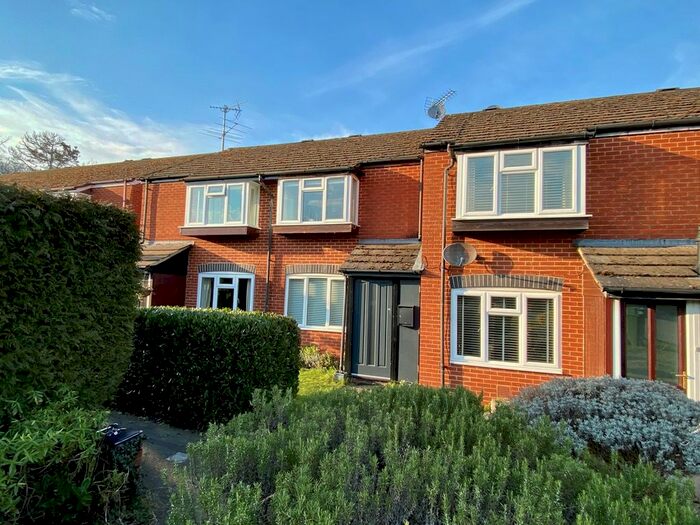 2 Bedroom Property To Rent In Periam Close, Henley-On-Thames, RG9