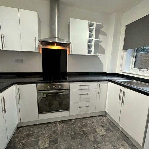 2 Bedroom Apartment To Rent In Farncombe Close, Manchester, M23