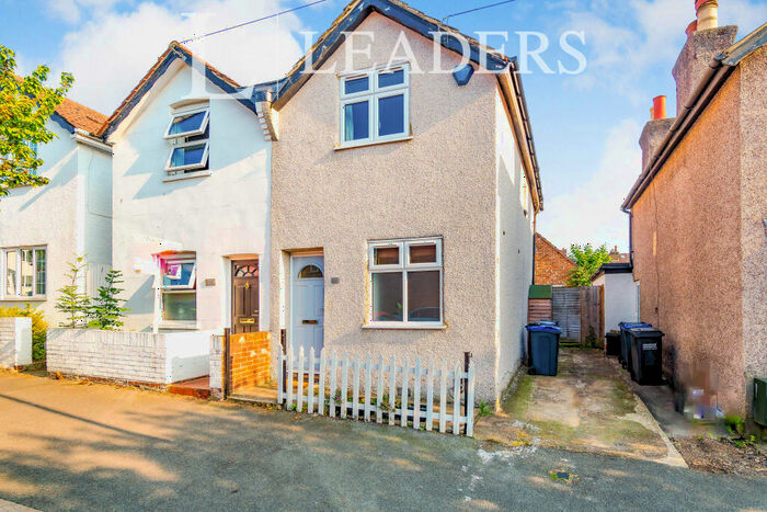 3 Bedroom Semi-Detached House To Rent In Parking, CR2