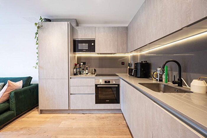 1 Bedroom Flat To Rent In Jubilee Street, Tower Hamlets, London, E1