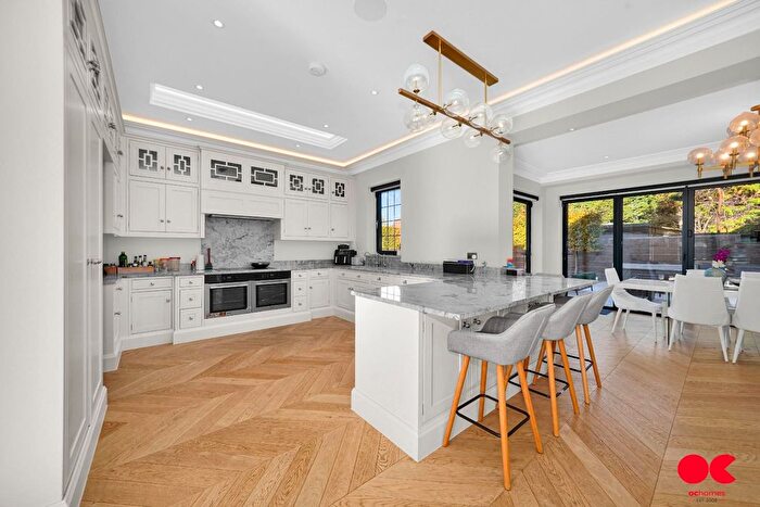 5 Bedroom Detached House For Sale In Freeman Way, Emerson Park, Hornchurch, RM11