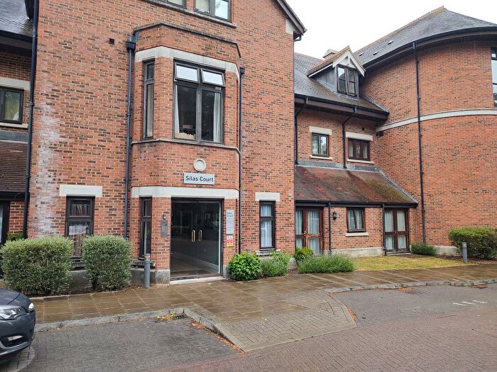 1 Bedroom Flat To Rent In Lockhart Road, Watford, WD17