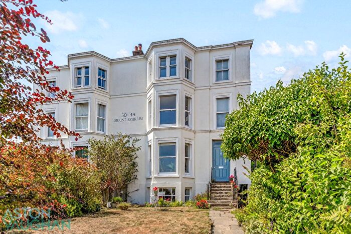 6 Bedroom Semi Detached House For Sale In Mount Ephraim, Tunbridge Wells, Kent, TN4